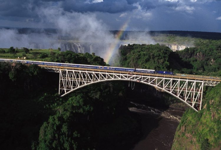 Découvrez le Train Bleu en Afrique du Sud Train de Luxe en Afrique — free download